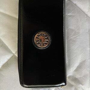 Sleek Black Multi Pocket Double Zipper Wallet